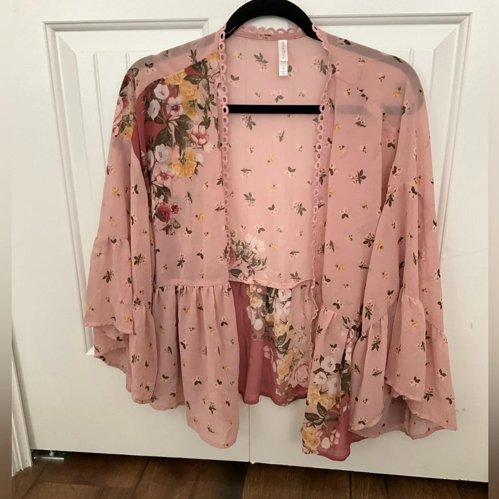 Xhillaration kimono - Picture 1 of 5
